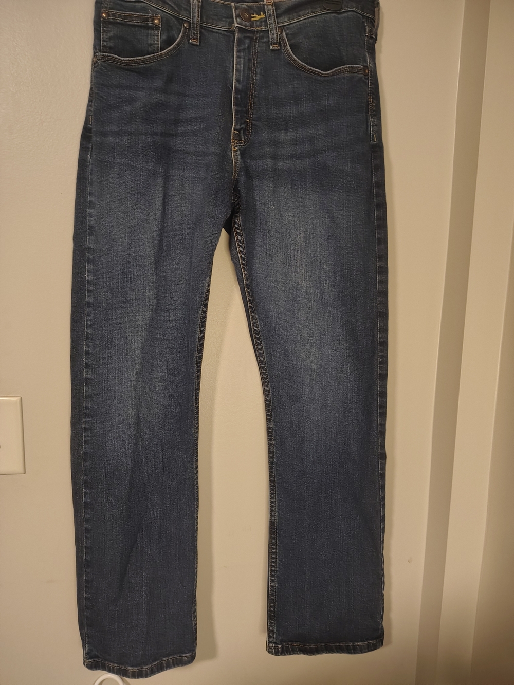 Wrangler Relaxed Boot Denim in Dark Blue with Contrast Stitching